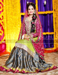 latest-bridal-mehndi-dresses-8