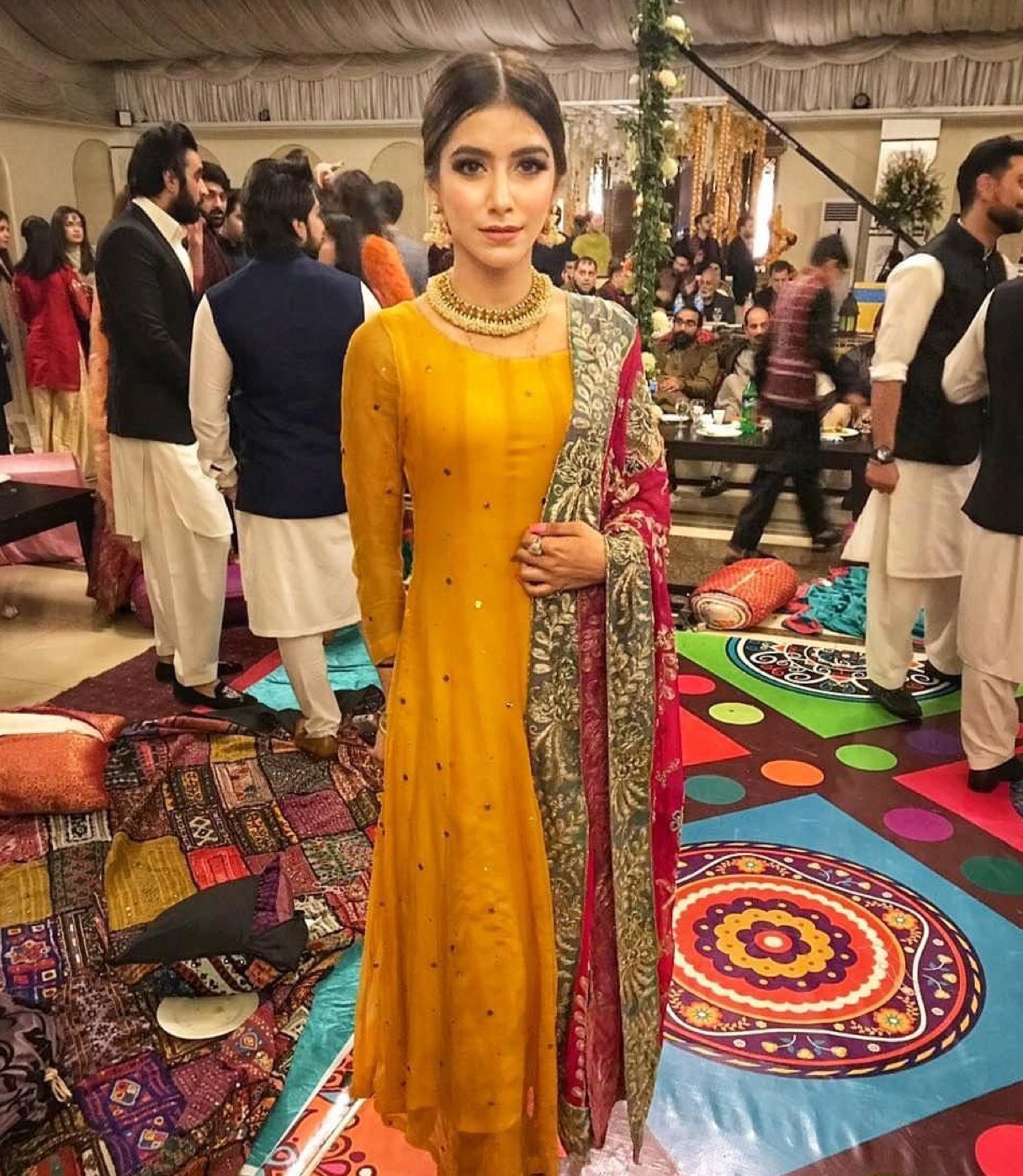 Pishwas dress design idea for Pakistani Mehndi Bridal